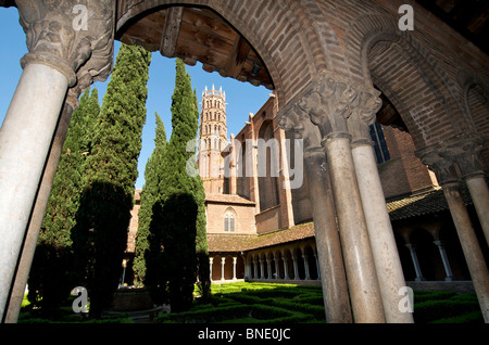 Toulouse. The cloister of the Couvent des Jacobins , Haute-Garonne, Occitanie, France, Europe Stock Photo