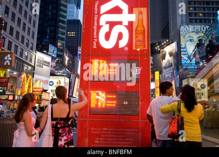 TKTS ticket booth sells Broadway and off-Broadway shows at discounted prices, Times Square, New York City Stock Photo