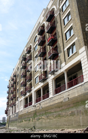 London, Docklands, Gun Wharves, converted into flats Stock Photo