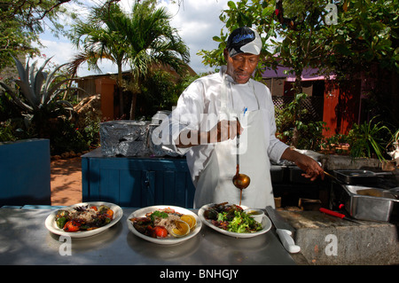 Caribbean Treasure Beach Jamaica Restaurant Jack Sprat Jake'S Hotel Calabash Bay Preparation Cooking Outside Outdoors Cook Man Stock Photo