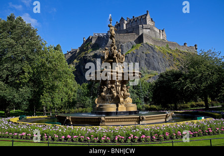 Ross Fountain, in West Princes Street Gardens, with Edinburgh Castle in background Scotland UK Europe Stock Photo