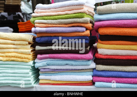 White towels texture background. White clean towels on bathroom shelf in  spa salon or beauty salon. Many cotton white towels for washing hair and  Stock Photo - Alamy