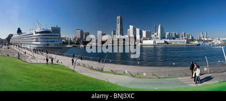 Japan Asia Yokohama city town city harbour port Quai promenade skyline finance district cruise ship ship, Stock Photo