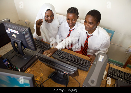 Female secondary school students in computer class - Bukoba, Tanzania, East Africa Stock Photo