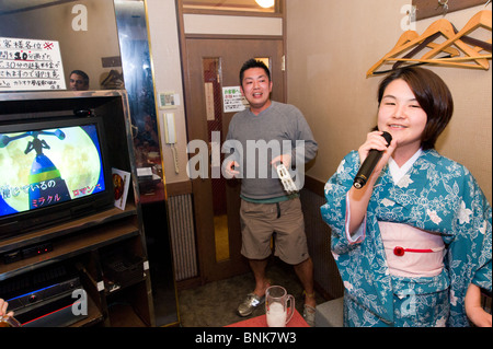 karaoke bar tokyo japan Stock Photo: 3471413 - Alamy