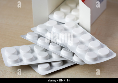 multi pack of 100 co-codamol codeine and paracetamol tablets in blister packs Stock Photo