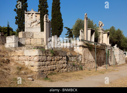 The cenotaph of Dexileos and other funerary markers in the Kerameikos (ancient cemetery) of Athens, Greece. Stock Photo