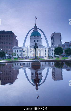 Kiener Plaza and Gateway Arch in St. Louis, MO Stock Photo