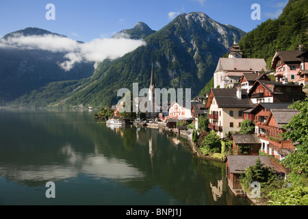 Hallstatt, Salzkammergut, Austria, Europe. View across lake Hallstattersee to World Heritage lakeside town in the Austrian Alps Stock Photo