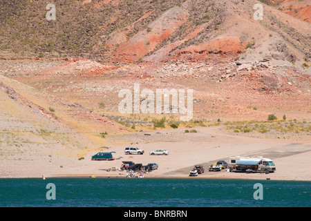 USA Nevada - Lake Mead recreation. RVs and camping on the shore. Stock Photo