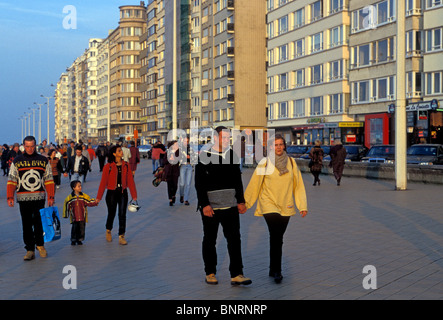 Belgians, Belgian, people, tourists, walking, strolling, Albert I Promenade, Zeedijk, city of Ostend, West Flanders Province, Belgium, Europe Stock Photo