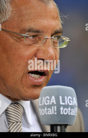 Felix Magath, manager of german Bundesliga FC Club Schalke 04 Stock Photo