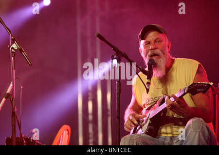 The Cambridge Folk Festival at Cherry Hinton Hall, Cambridge,August 1st 2010.Picture shows Seasick Steve  performing. Stock Photo