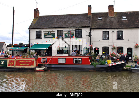 The Cape of Good Hope pub beside the Grand Union Canal, Warwick, UK Stock Photo