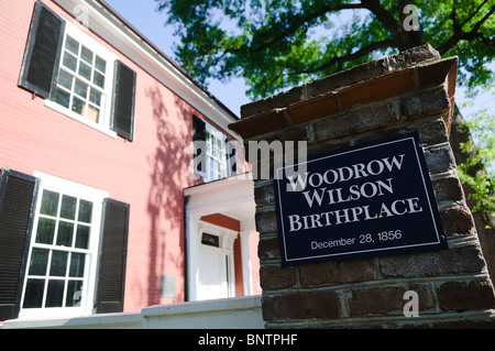 STAUNTON, Virginia, United States — The Woodrow Wilson Birthplace and Museum, located in Staunton, Virginia. This Greek Revival-style house, where the 28th President of the United States was born in 1856, now serves as a museum dedicated to Wilson's life and presidency. The site includes the restored birthplace, museum exhibits, and presidential library. Stock Photo