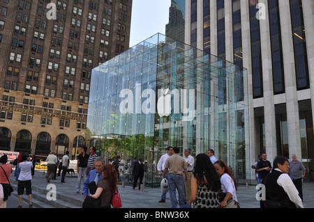Apple Mac Store New York Fifth Avenue Stock Photo