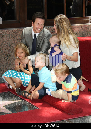 MARK WAHLBERG RHEA DURHAM ELLA RAE WAHLBERG MICHAEL WAHLBERG MARGARET GRACE WAHLBERG BRENDAN WAHLBERG MARK WAHLBERG HONORED Stock Photo