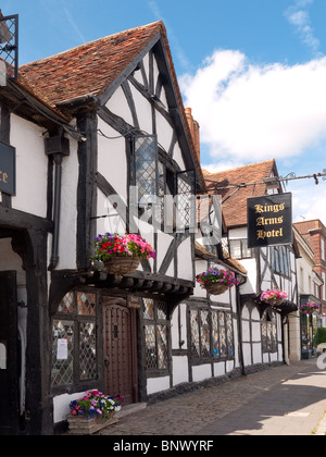 King's Arms Hotel in High Street, Old Amersham, Buckinghamshire, UK Stock Photo