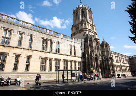 Image shows Tom Tower, St Aldates, at the entrance of Tom Quad, Christ Church, Oxford. Photo:Jeff Gilbert Stock Photo