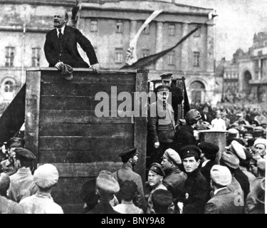 VLADIMIR LENIN  in Sverdlov Square, Moscow 5 May 1920. Trotsky stands at bottom of steps. See Description below Stock Photo