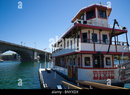 Lake Havasu City Arizona - London Bridge area. Bridge with Dixie paddle steamer. Stock Photo