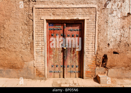 China - Xinjiang Province - Kashgar - traditional door in the old town Stock Photo
