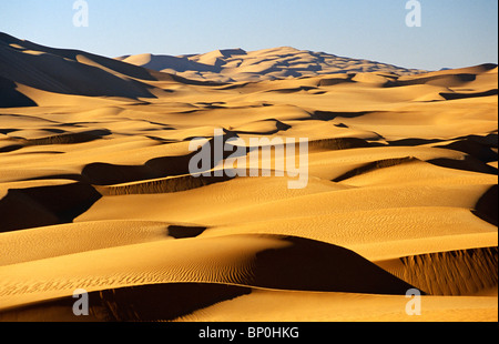 Libya, Fezzan, Edeyen Ubari, near Ubari. Seemingly endless dunes in the immense 'sand sea' of Edeyen Ubari. Stock Photo