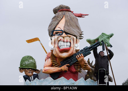 An effigy of Sarah Palin is unvailed by Battle Bonfire Society. Picture by James Boardman. Stock Photo