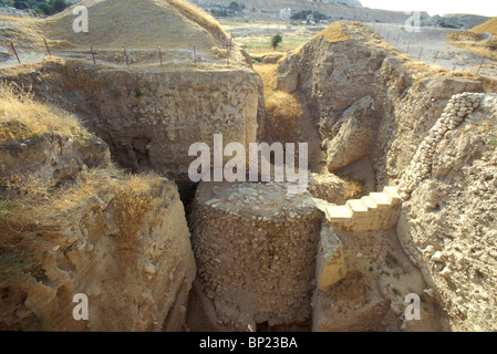 162. JERICHO, THE NEOLITHIC (8500 - 4500 B.C.) TOWER Stock Photo