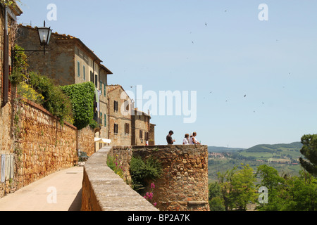 Outlook near via dell' Amore (Love street), Pienza, Tuscany, Italy Stock Photo