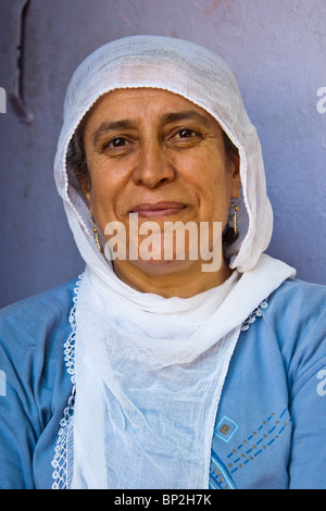Kurdish woman in the old city in Diyarbakir, Turkey Stock Photo