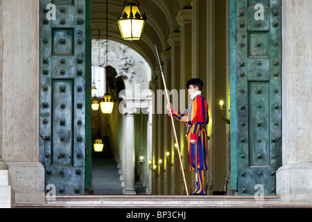 Papal Swiss Guard at St. Peter's Basilica, Vatican City, Rome Lazio Italy Stock Photo