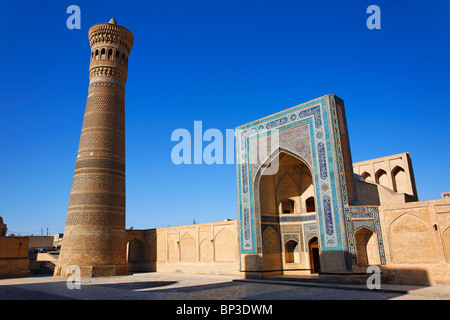 Uzbekistan - Bukhara - the Kalon Minaret and the Kalon Mosque Stock Photo