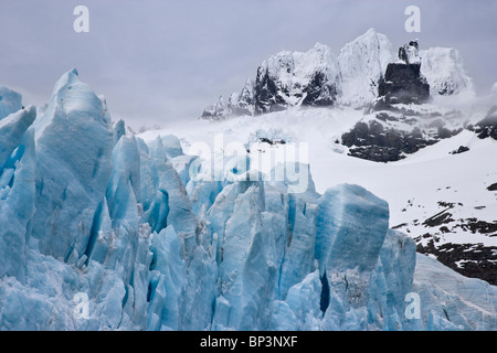 UK Territory, South Georgia Island. View of Harmer Glacier and Starbuck Peak. Stock Photo