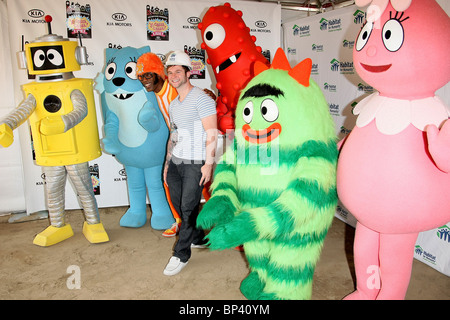 BLAKE LEWIS YO GABBA GABBA DJ ROK YO GABBA GABBA! AND CELEBRITY FRIENDS
