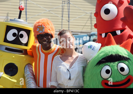 AMBER HEARD YO GABBA GABBA! AND CELEBRITY FRIENDS CELEBRATE HABITAT FOR