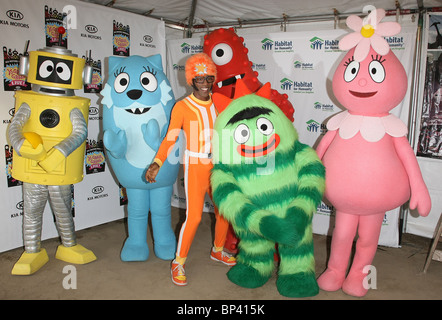 YO GABBA GABBA DJ ROK YO GABBA GABBA! AND CELEBRITY FRIENDS CELEBRATE
