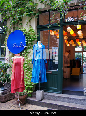 Fashion clothing boutique lisa D in courtyard at Hackesche Hofe in Scheunenviertel  Mitte Berlin Germany Stock Photo