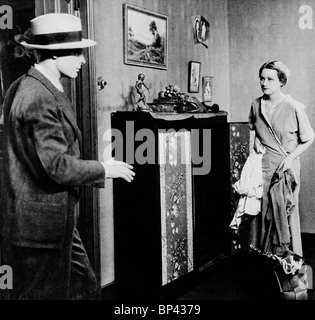 JAMES MURRAY ELEANOR BOARDMAN THE CROWD (1928) Stock Photo