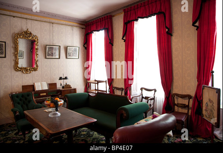 Early Victorian parlour in Charles Dickens' house, Doughty Street, London Stock Photo