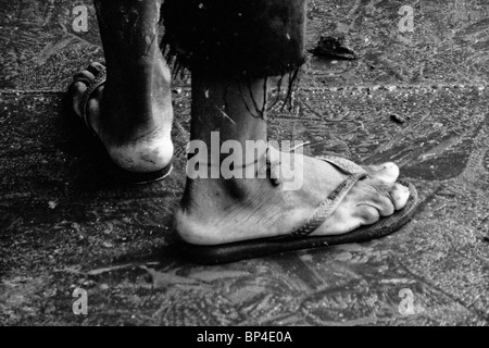 Feet in flip flops hi-res stock photography and images - Alamy