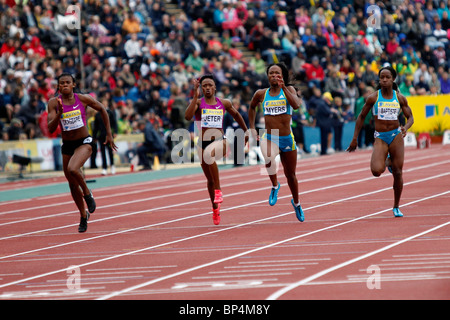 Marshevet MYERS winnings the Woman's 100m race at Aviva London Grand Prix, Crystal Palace. August 2010 Stock Photo