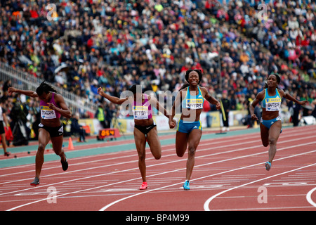 Marshevet MYERS winnings the Woman's 100m race at Aviva London Grand Prix, Crystal Palace. August 2010 Stock Photo