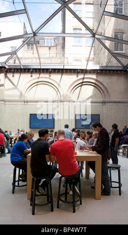 Central Courtyard - Apple Store - Covent Garden - London Stock Photo