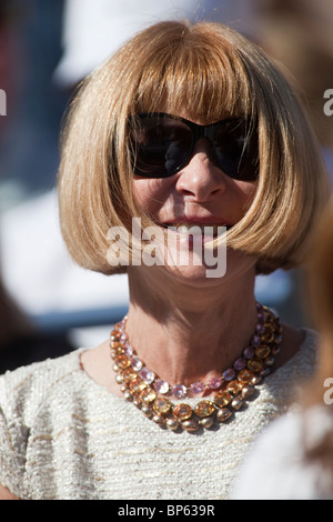 Anna Wintour watching Roger Federer in the Men's Singles Finals at the 2009 US Open Tennis Stock Photo