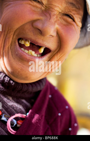 Old woman hi-res stock photography and images - Alamy