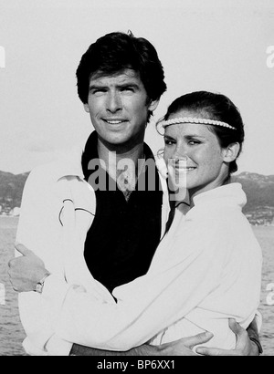 PIERCE BROSNAN & STEPHANIE ZIMBALIST REMINGTON STEELE (1982 Stock Photo ...