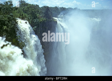 Victoria Falls on the River Zambezi. From the left, Devil's Cataract, Cataract Island and the main falls. Stock Photo