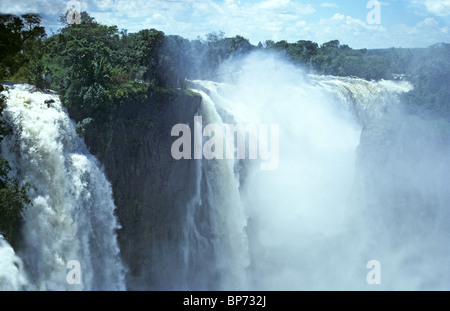 Victoria Falls on the Zambezi River. From the left, the Devil's Cataract, Cataract Island and Main Falls Stock Photo