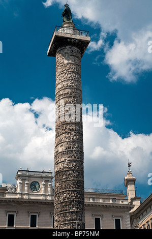 The Column of Marcus Aurelius in Piazza Colonna square, with the Palazzo Chigi in the background, Rome, Italy Stock Photo